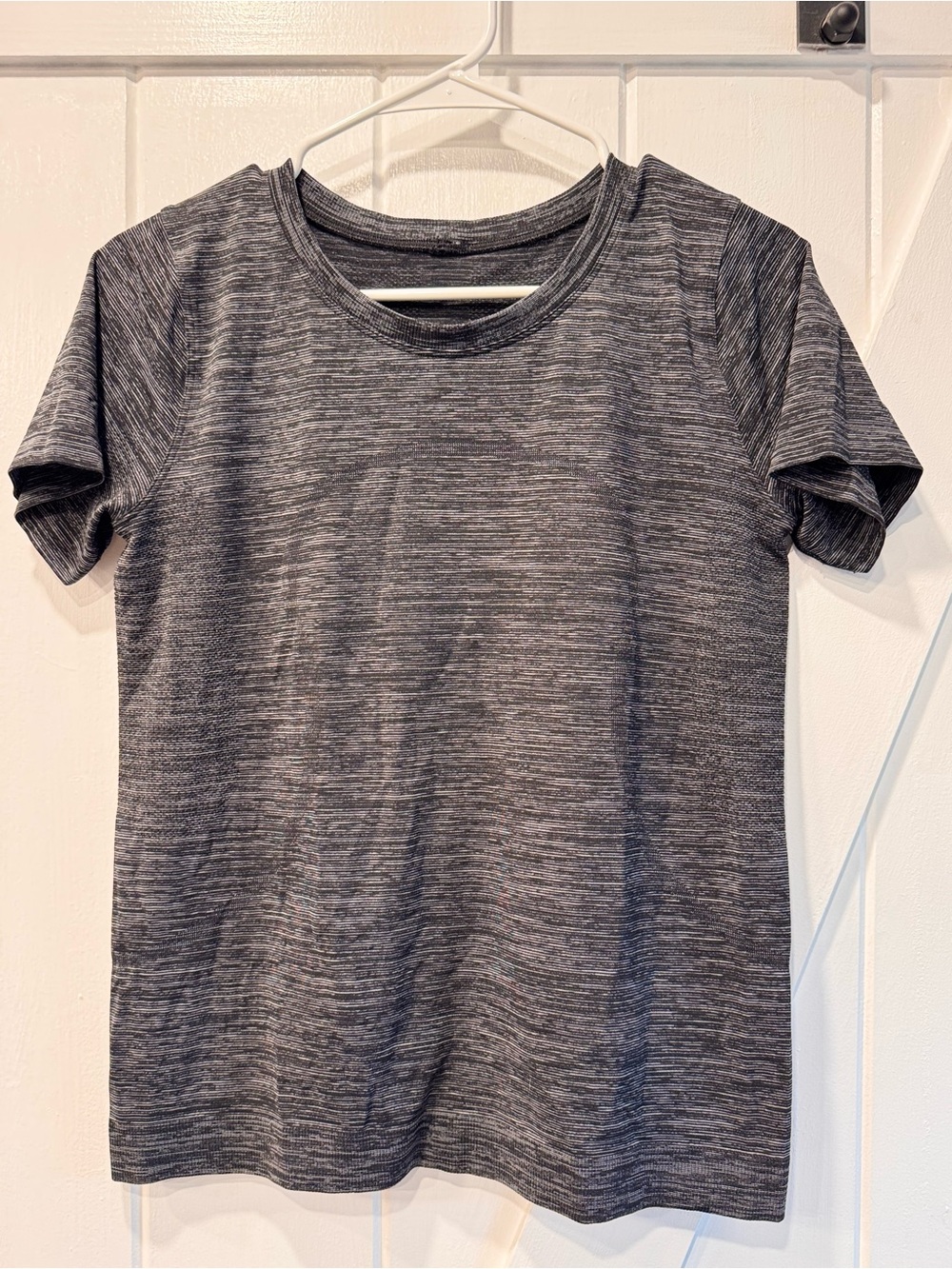 lululemon Swiftly Relaxed Short Sleeve ~ Size 6